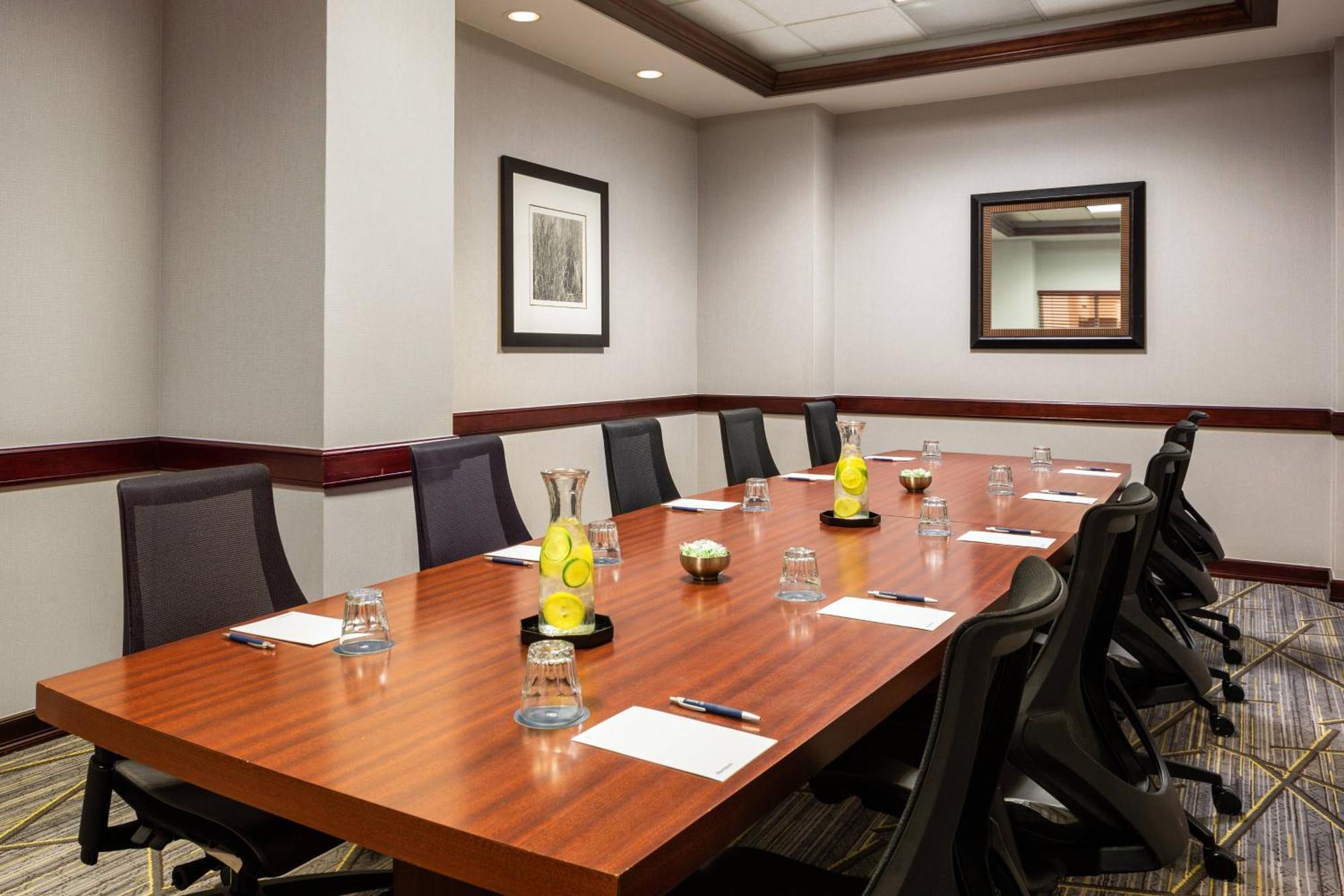 Sheraton West Des Moines Bagian luar foto
