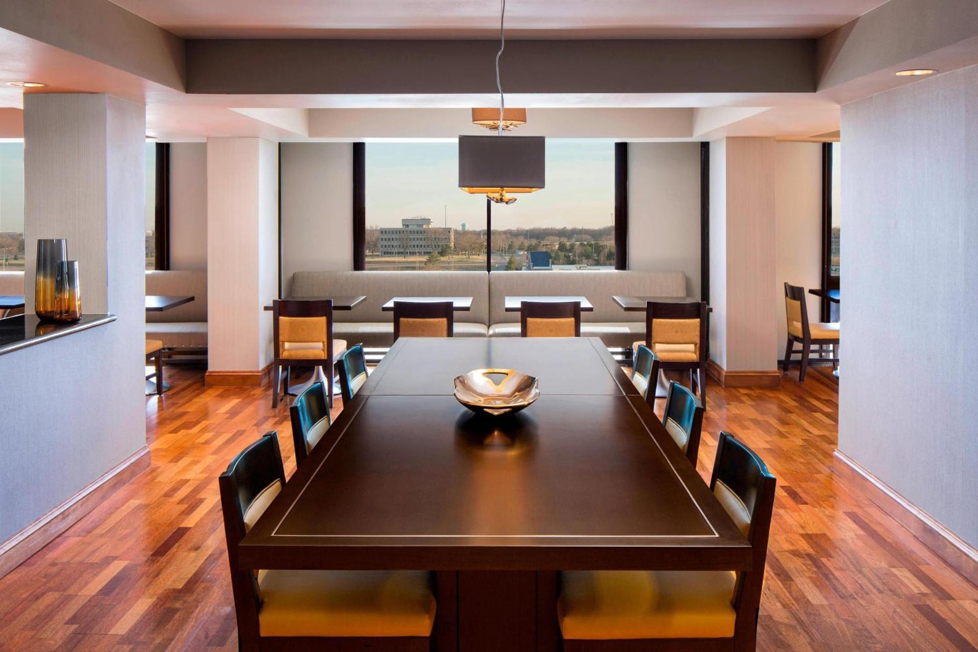 Sheraton West Des Moines Bagian luar foto