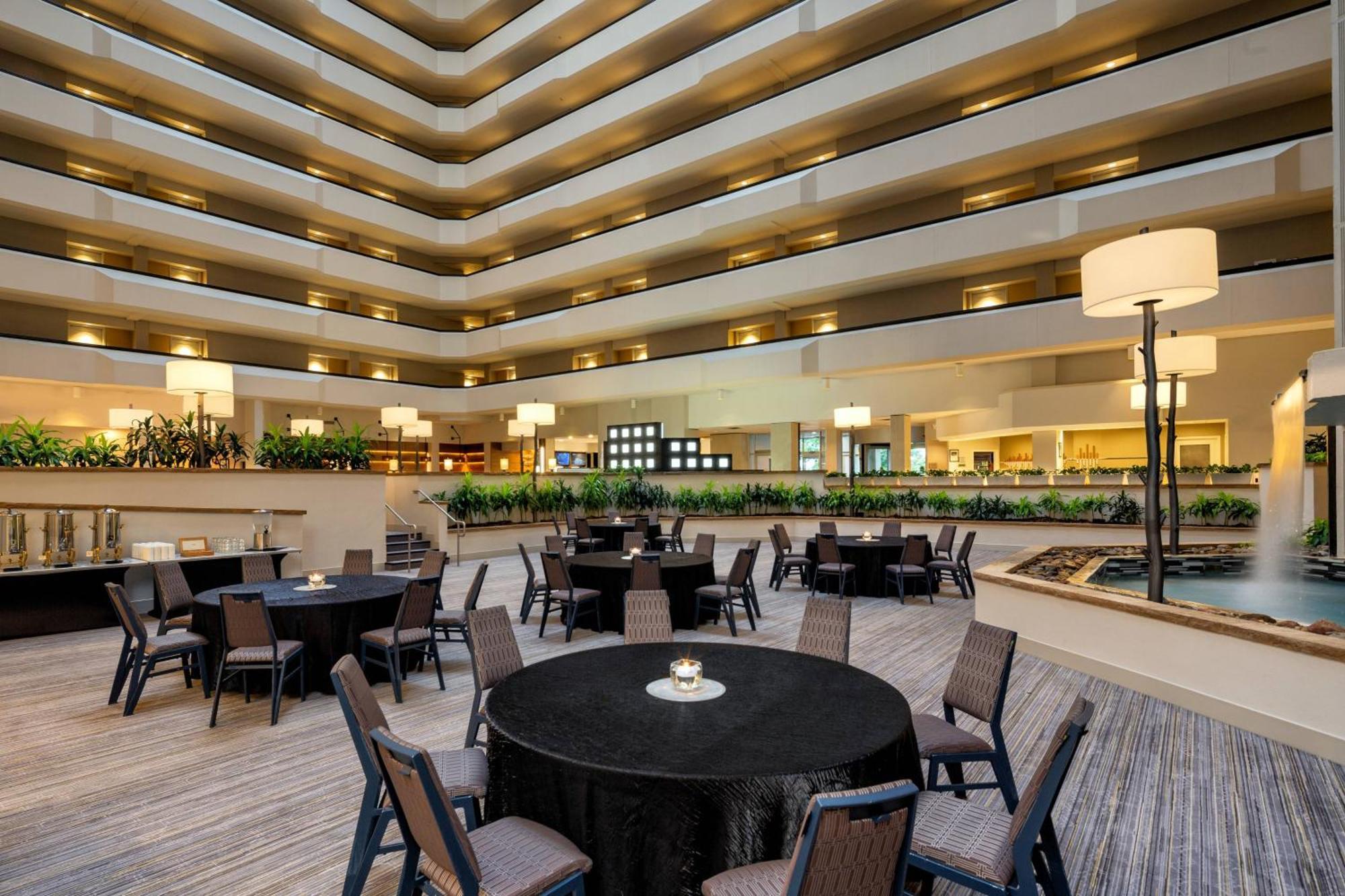 Sheraton West Des Moines Bagian luar foto
